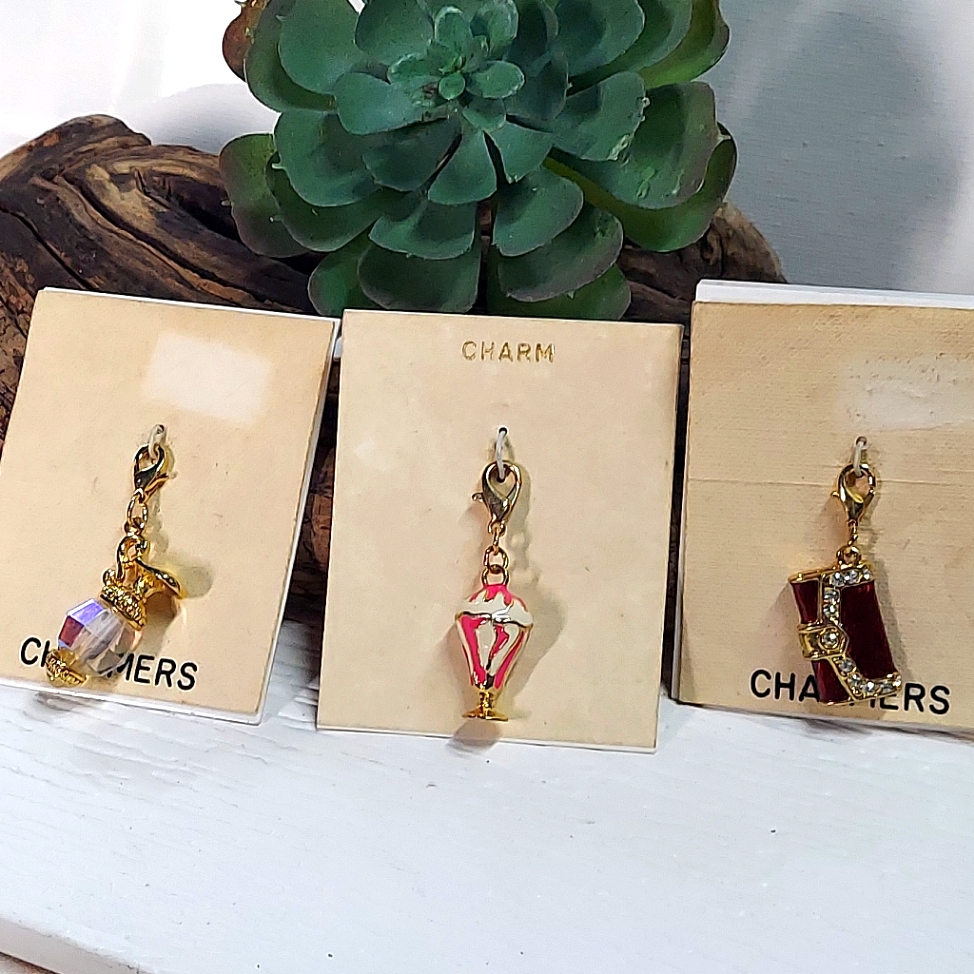 Vtg 80s 90s Charmers Your Choice Tiny Charms 5$